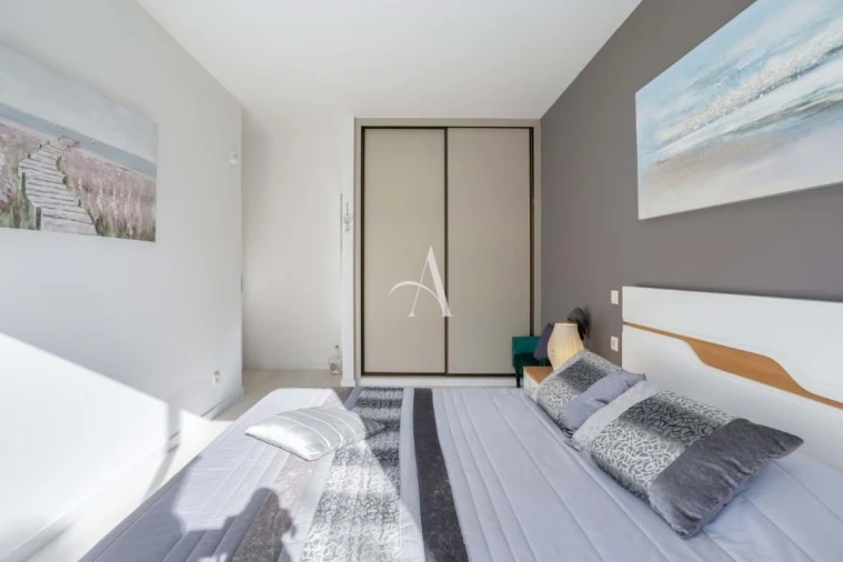 Apartamento T3 para Venda em Santa Barbara de Nexe Foto 11