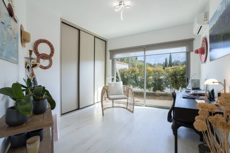 Apartamento T3 para Venda em Santa Barbara de Nexe Foto 14