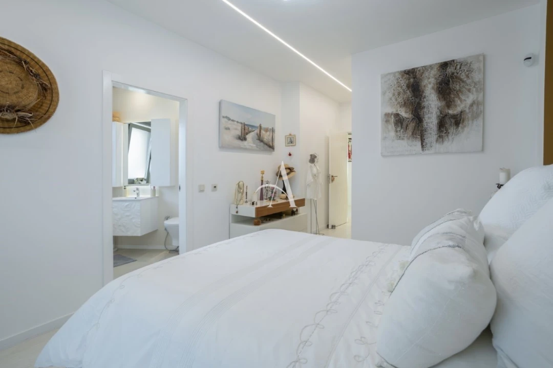 Apartamento T3 para Venda em Santa Barbara de Nexe Foto 13