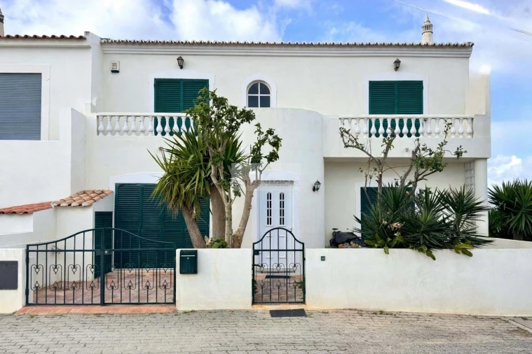 Moradia T3 para Venda em Luz