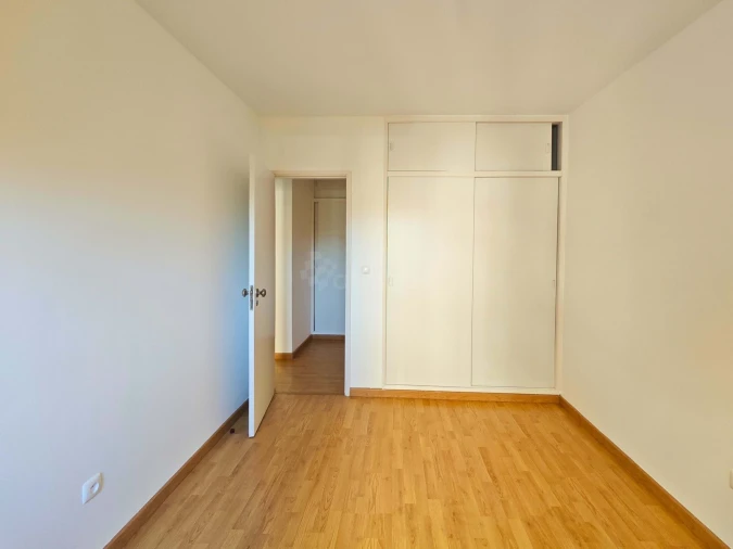 Apartamento T7 para Venda em Santo António dos Cavaleiros e Frielas Foto 16