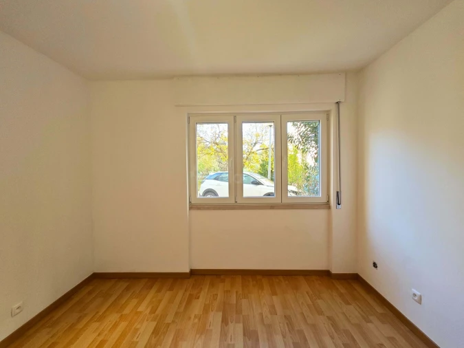 Apartamento T7 para Venda em Santo António dos Cavaleiros e Frielas Foto 20