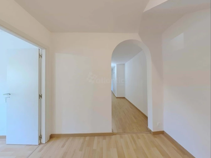 Apartamento T7 para Venda em Santo António dos Cavaleiros e Frielas Foto 4