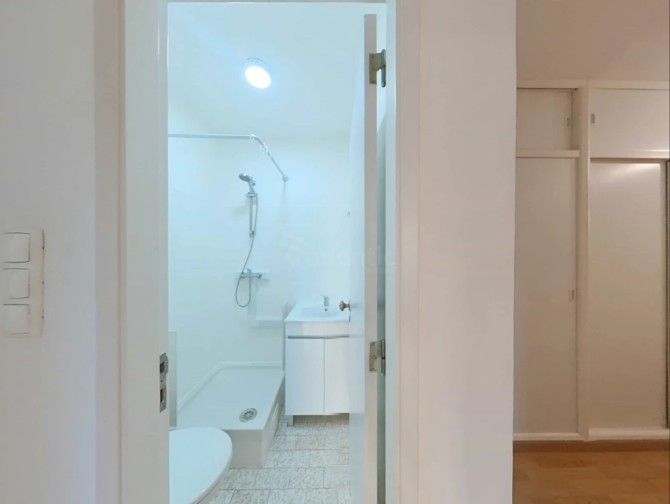 Apartamento T7 para Venda em Santo António dos Cavaleiros e Frielas Foto 3