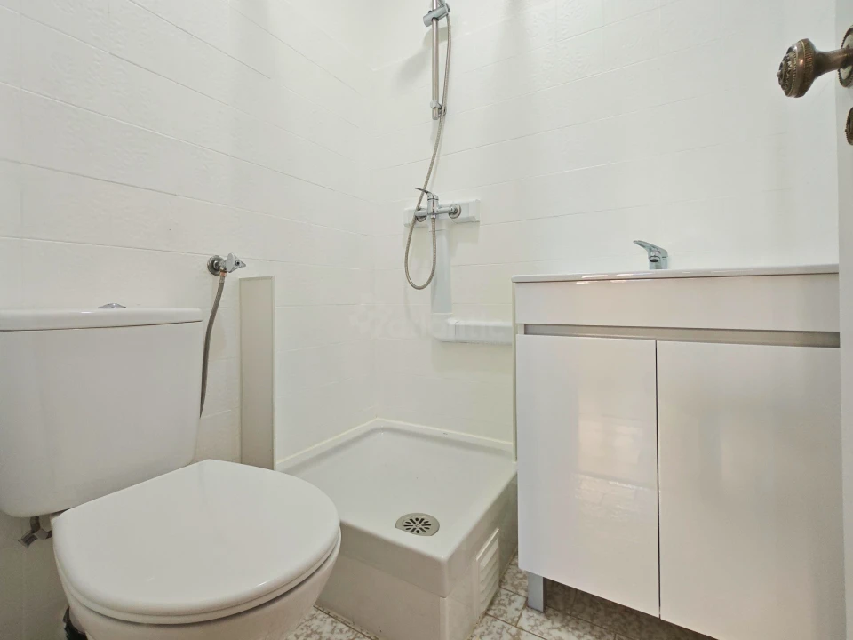 Apartamento T7 para Venda em Santo António dos Cavaleiros e Frielas Foto 24