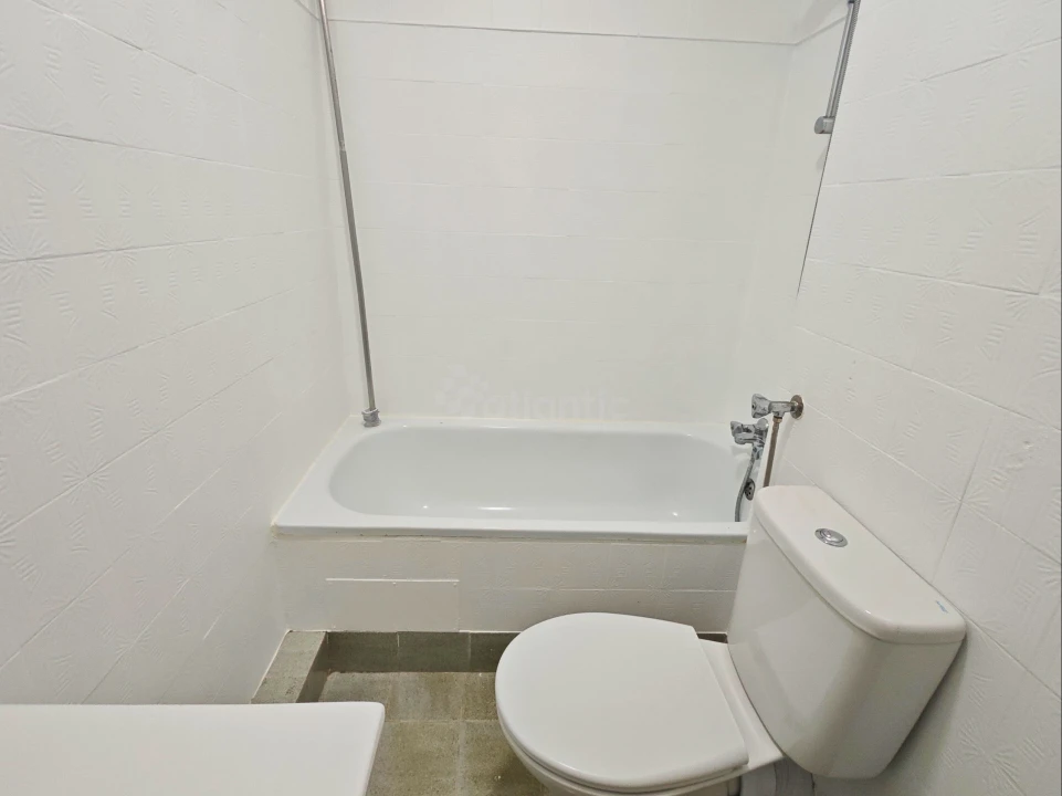 Apartamento T7 para Venda em Santo António dos Cavaleiros e Frielas Foto 28