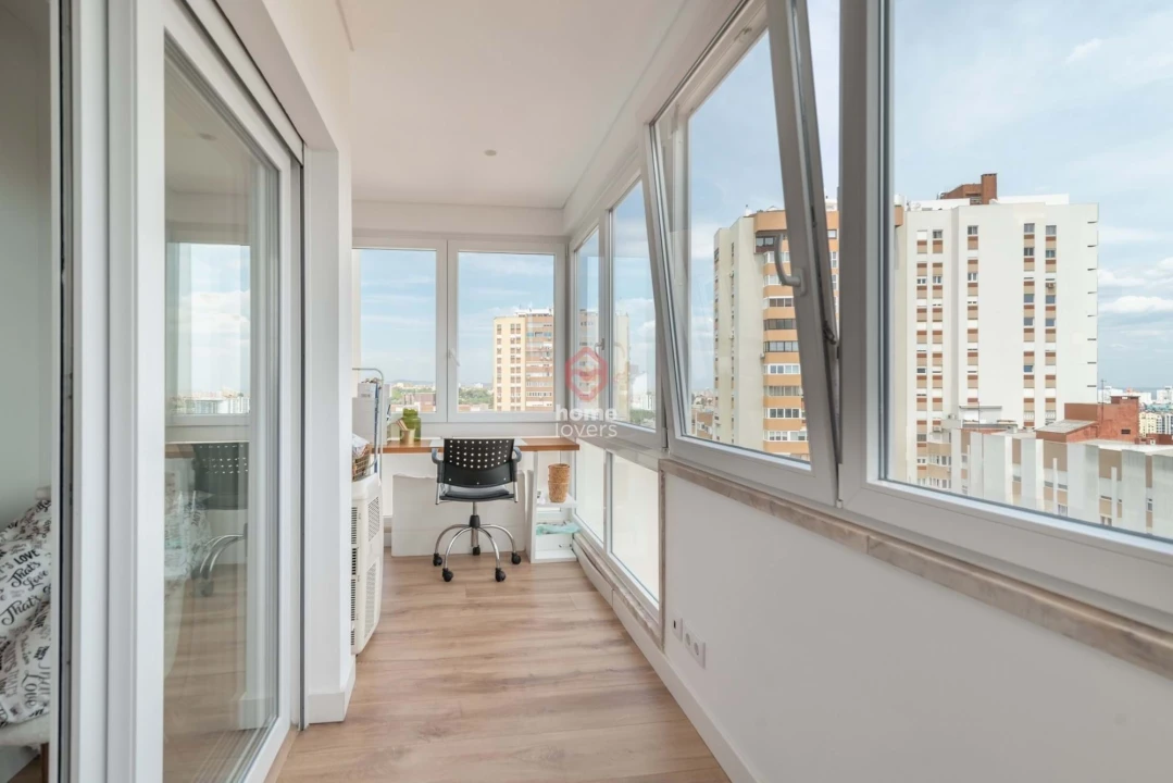 Apartamento T3 para Venda em Areeiro Foto 19