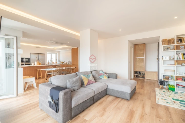 Apartamento T3 para Venda em Areeiro Foto 3