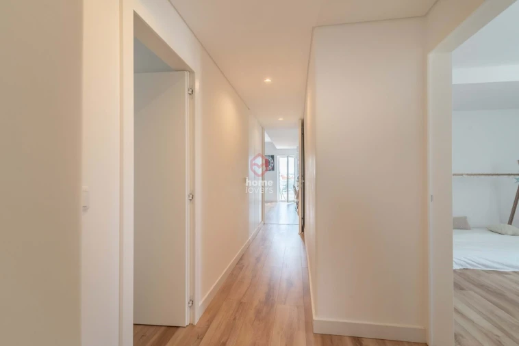 Apartamento T3 para Venda em Areeiro Foto 21