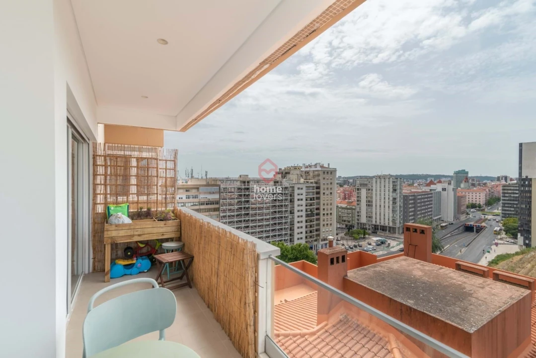 Apartamento T3 para Venda em Areeiro Foto 8