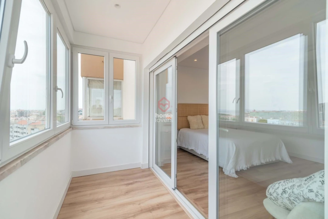 Apartamento T3 para Venda em Areeiro Foto 13