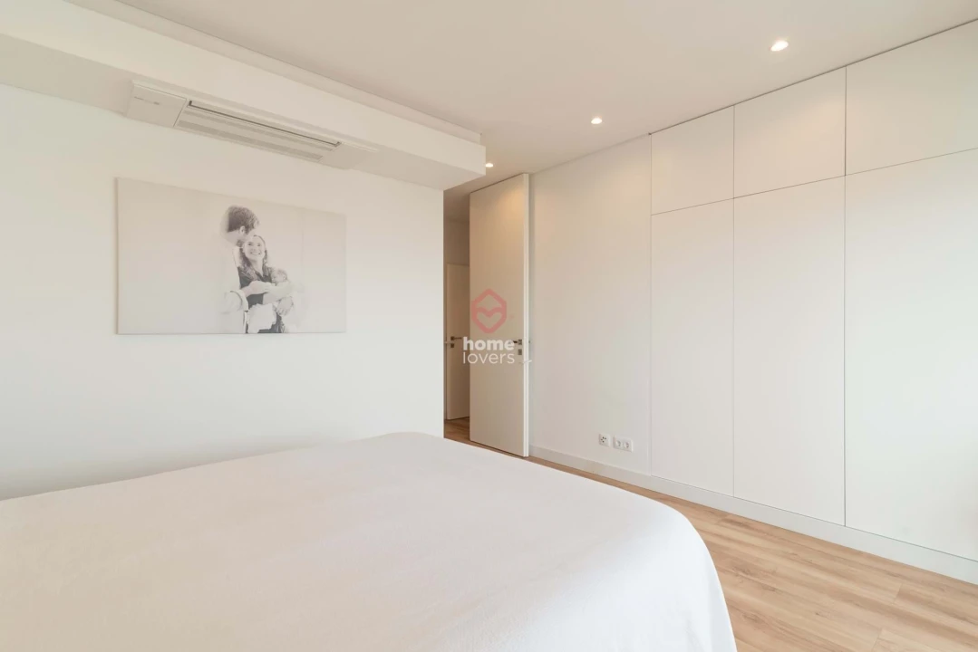 Apartamento T3 para Venda em Areeiro Foto 14