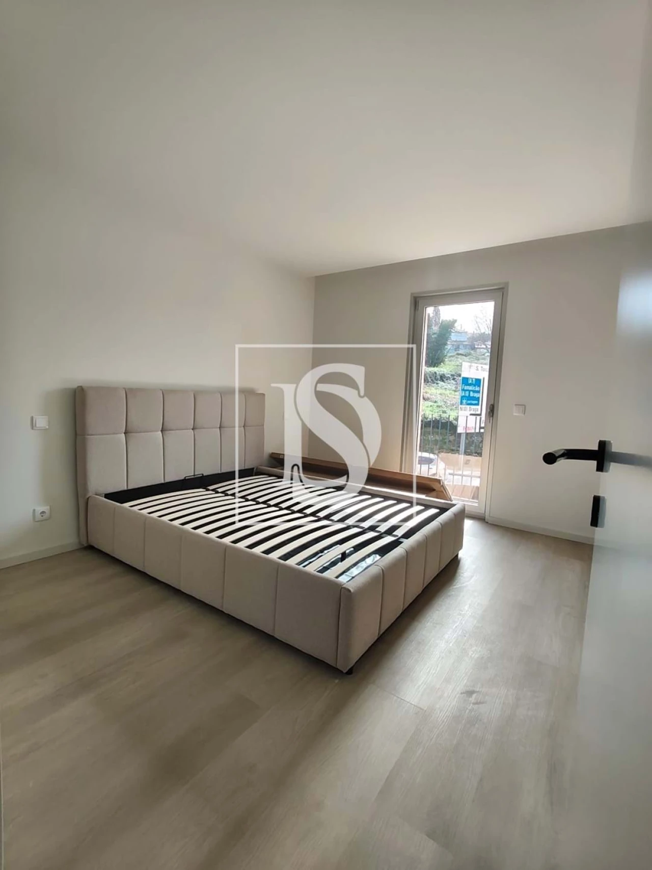 Apartamento T1 para Arrendamento em Azurem Foto 3