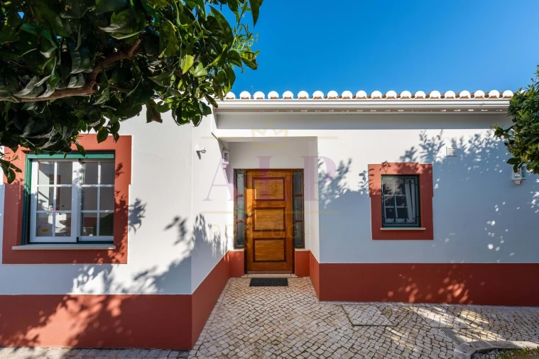 Moradia T3 para Venda em Lagos (São Sebastião e Santa Maria) Foto 3