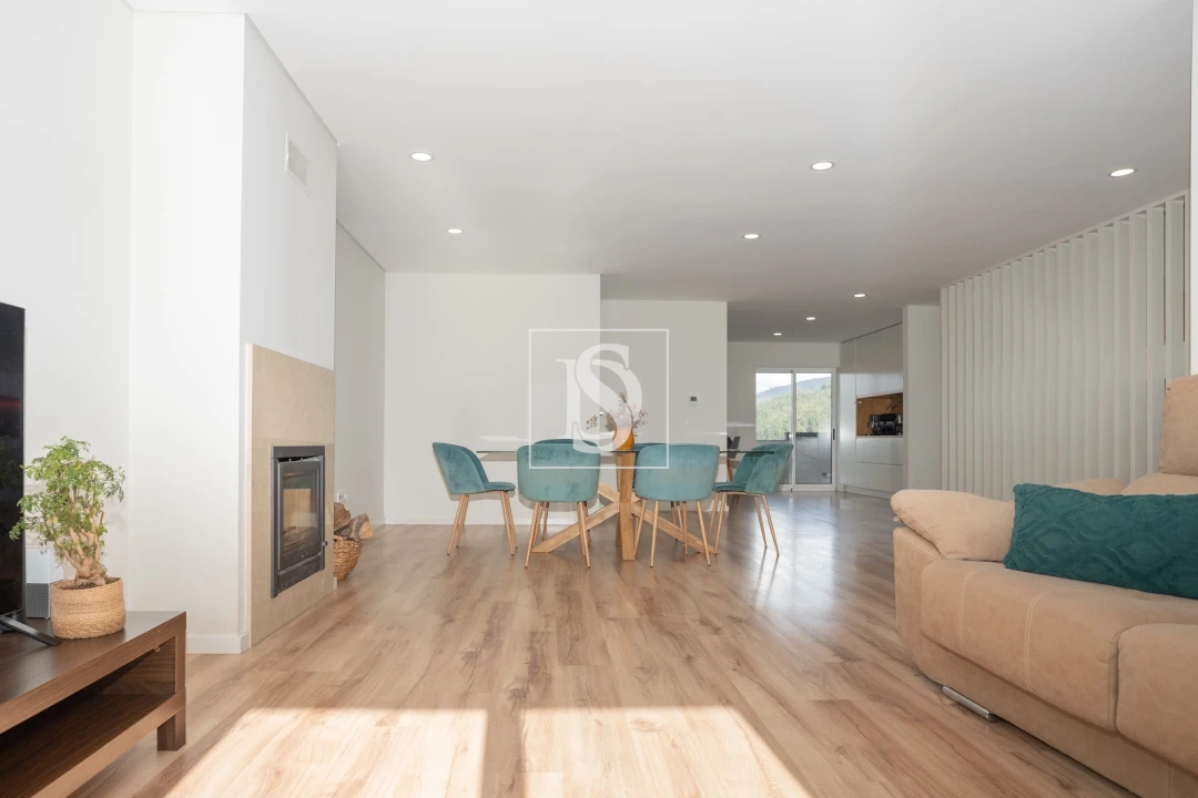 Moradia T4 para Venda em Este (São Pedro e São Mamede) Foto 5