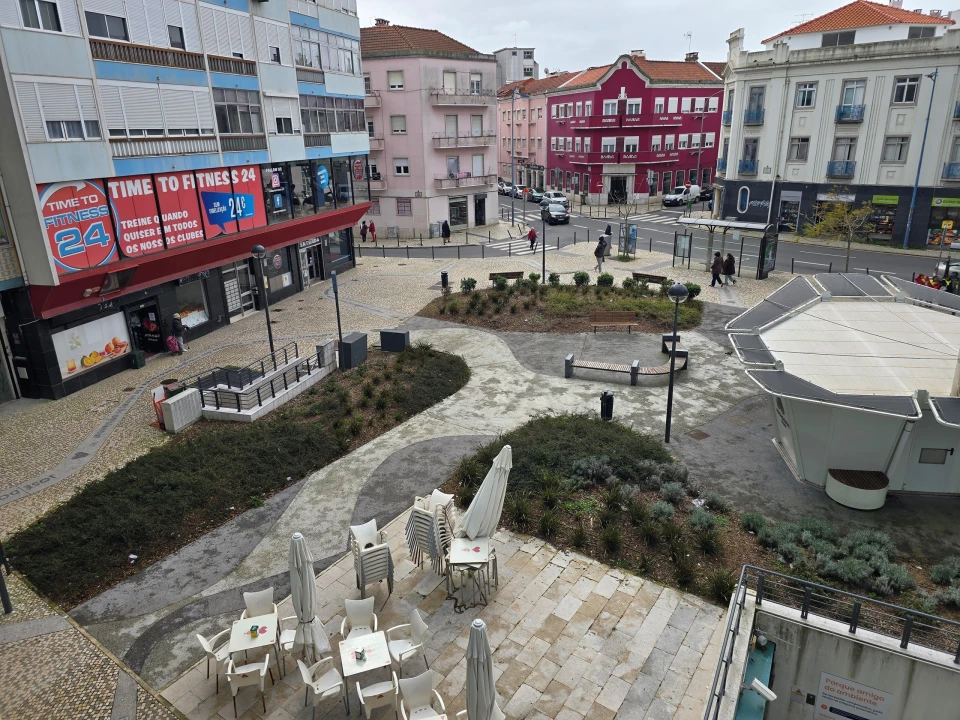 Apartamento T4 para Venda em Venteira Foto 13