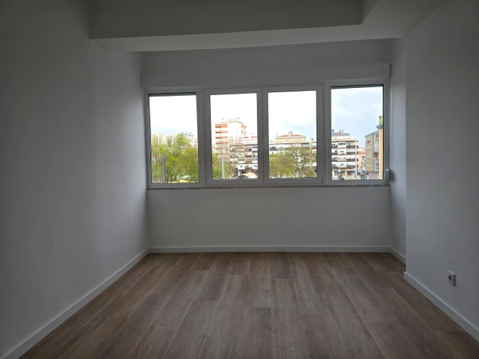 Apartamento T4 para Venda em Venteira Foto 20