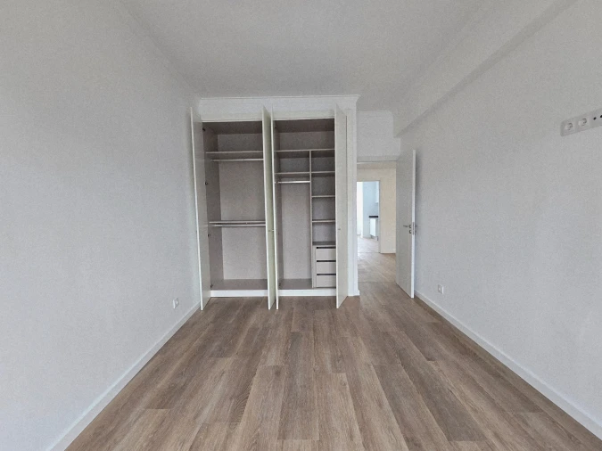 Apartamento T4 para Venda em Venteira Foto 10