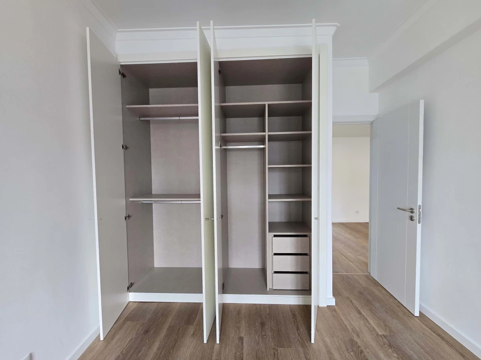 Apartamento T4 para Venda em Venteira Foto 11