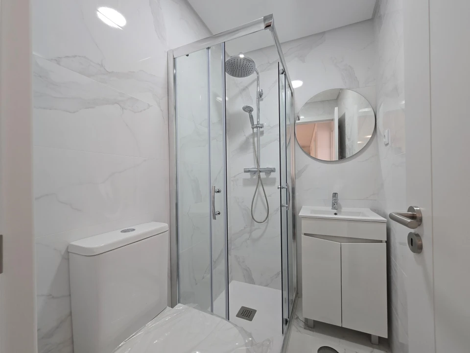 Apartamento T4 para Venda em Venteira Foto 15