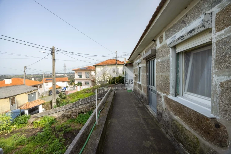 Moradia T2 para Venda em Santo Tirso, Couto (Santa Cristina e São Miguel) e Burgães Foto 3