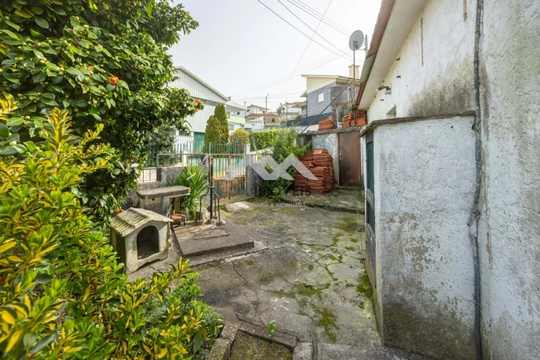 Moradia T2 para Venda em Santo Tirso, Couto (Santa Cristina e São Miguel) e Burgães Foto 4