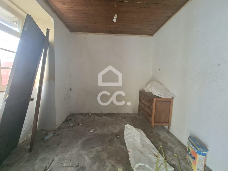 Moradia T2 para Venda em Angra (Santa Luzia) Foto 10