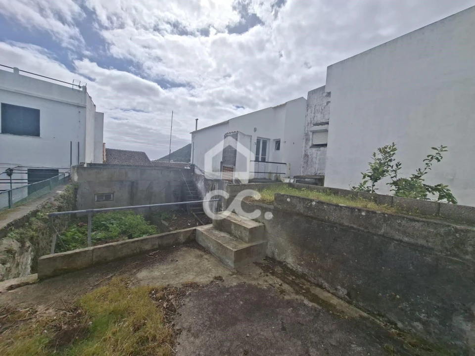 Moradia T2 para Venda em Angra (Santa Luzia) Foto 4