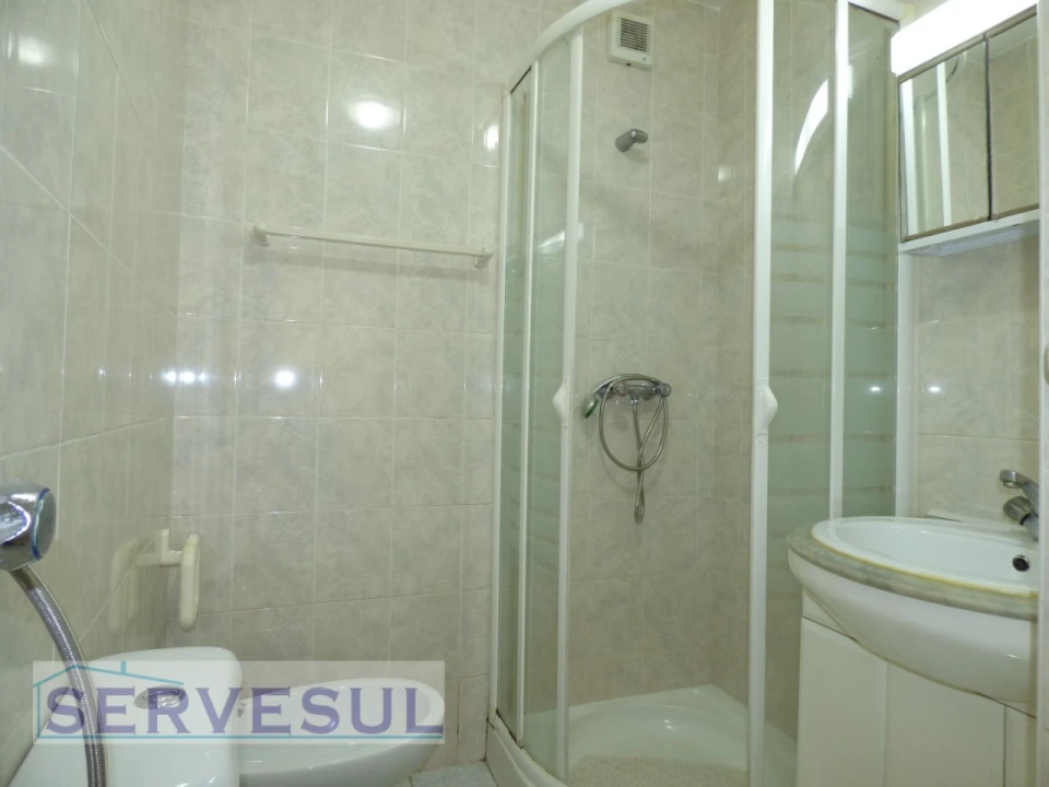 Moradia T4 para Venda em Mexilhoeira Grande Foto 29