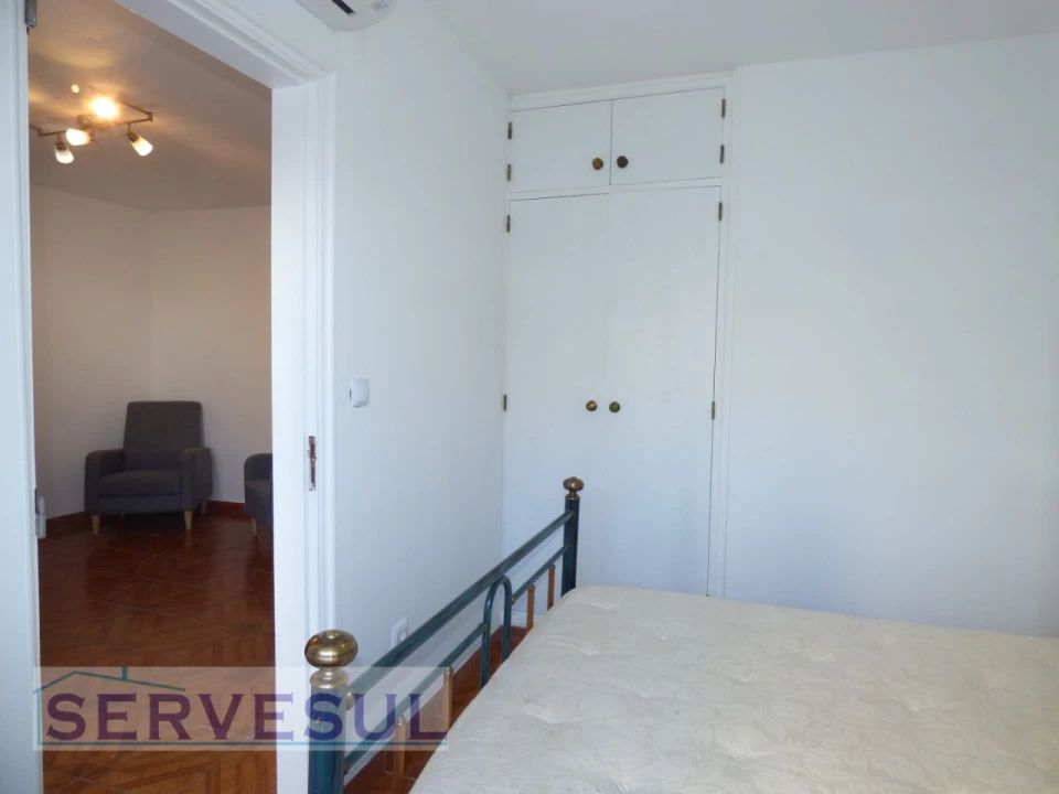 Moradia T4 para Venda em Mexilhoeira Grande Foto 27