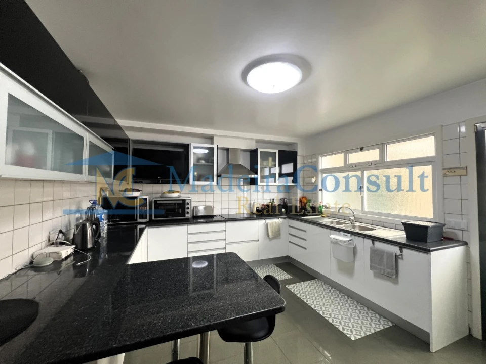 Moradia T4 para Venda em Caniço Foto 10