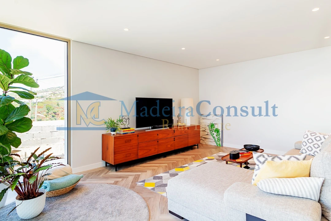 Moradia T2 para Venda em Calheta Foto 4