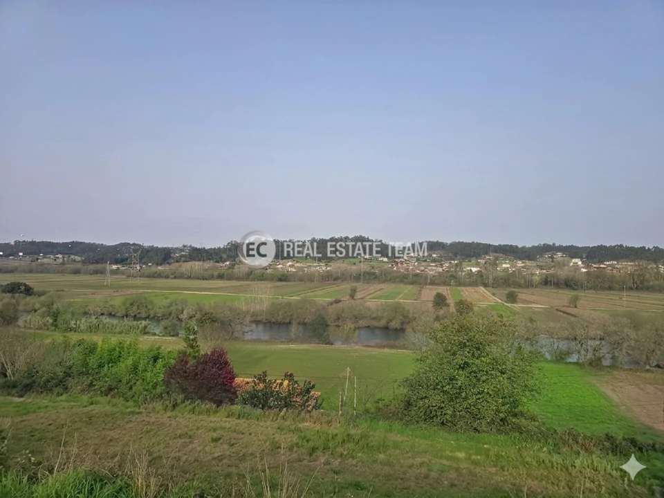 Moradia T4 para Venda em Eixo e Eirol Foto 13