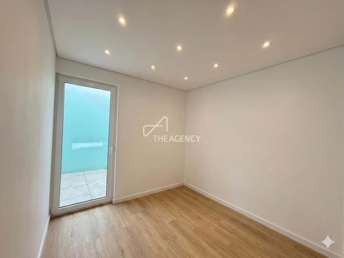 Prédio para Venda em Alhandra, São João dos Montes e Calhandriz Foto 5