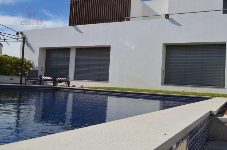 Moradia T5 para Venda em Santa Maria e São Miguel, São Martinho, São Pedro Penaferrim Foto 2