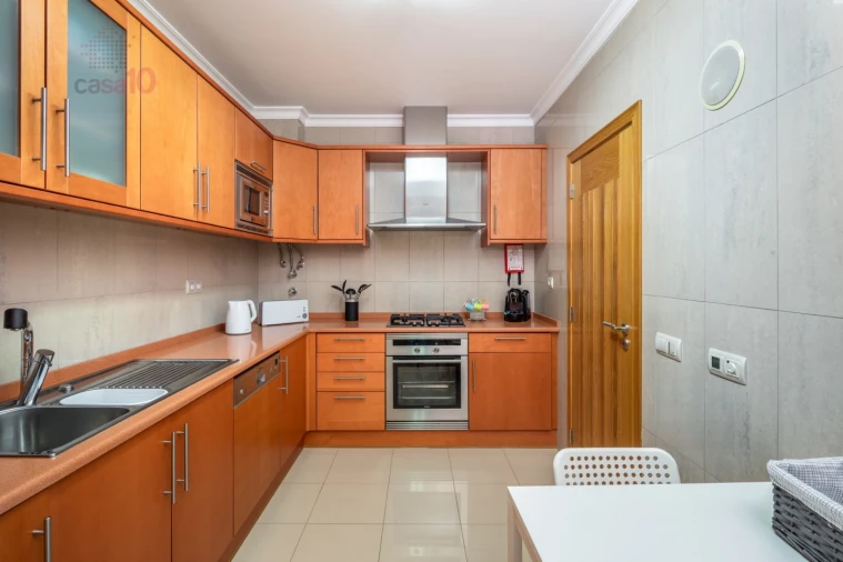 Apartamento T1 para Venda em Quarteira Foto 8