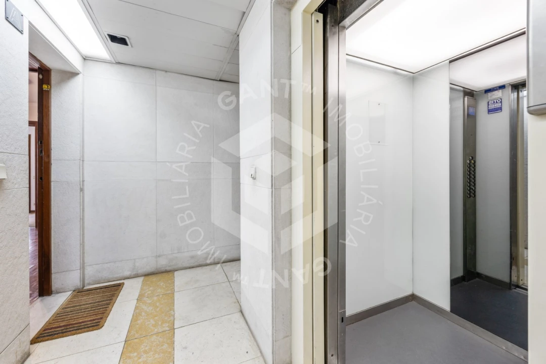 Apartamento T2 para Venda em Algés, Linda-A-Velha e Cruz Quebrada-Dafundo Foto 19