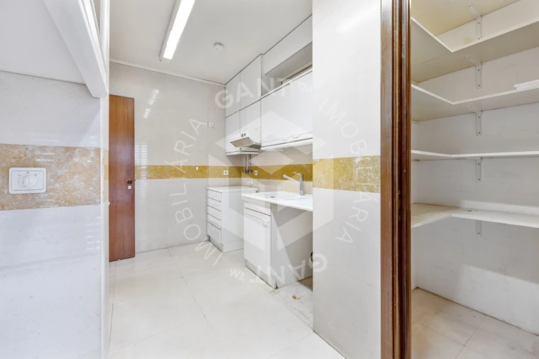 Apartamento T2 para Venda em Algés, Linda-A-Velha e Cruz Quebrada-Dafundo Foto 16