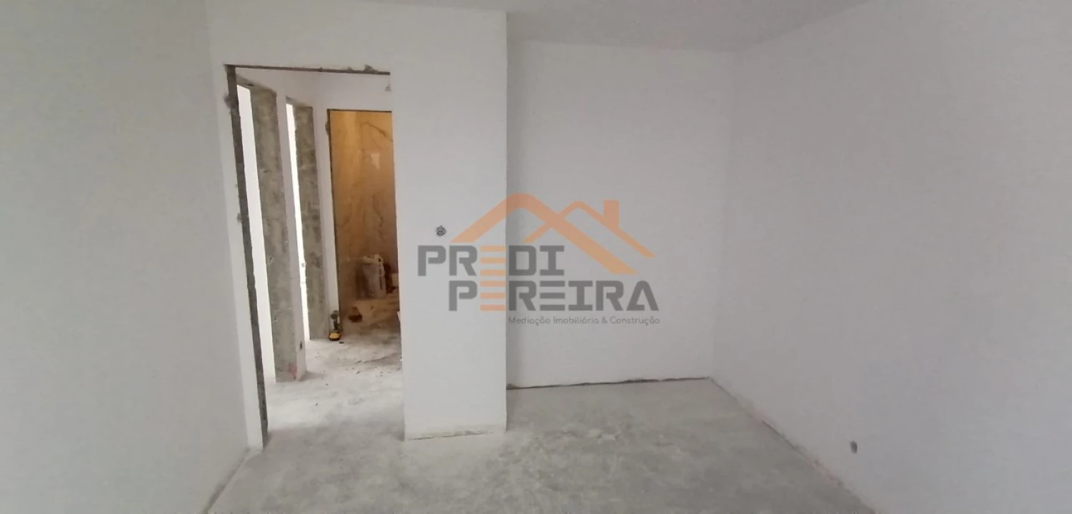 Apartamento T3 para Venda em Santo António dos Cavaleiros e Frielas Foto 11