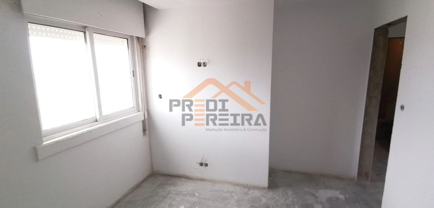 Apartamento T3 para Venda em Santo António dos Cavaleiros e Frielas Foto 6