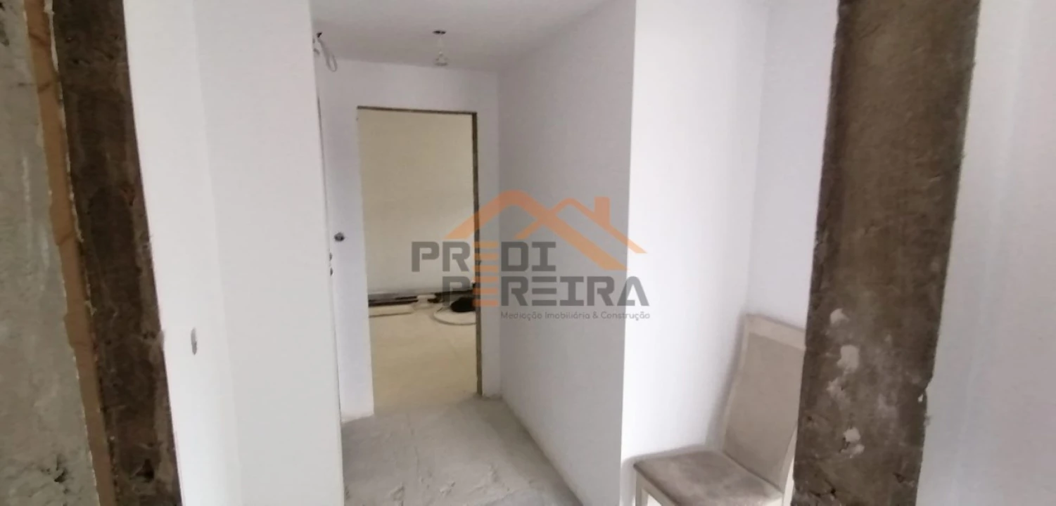 Apartamento T3 para Venda em Santo António dos Cavaleiros e Frielas Foto 15