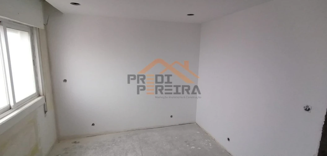 Apartamento T3 para Venda em Santo António dos Cavaleiros e Frielas Foto 9