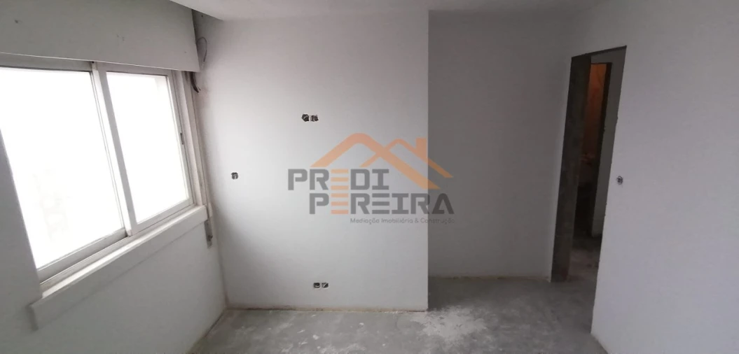 Apartamento T3 para Venda em Santo António dos Cavaleiros e Frielas Foto 7