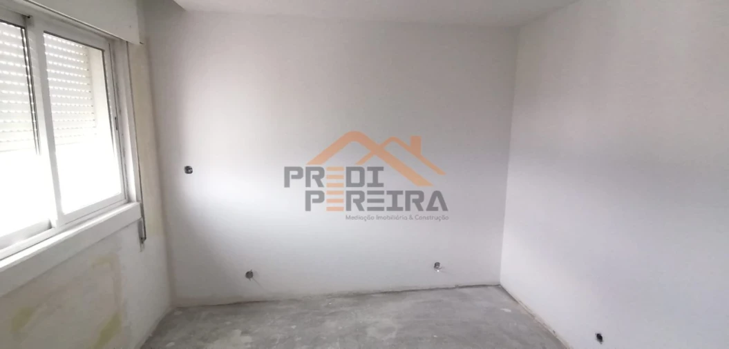 Apartamento T3 para Venda em Santo António dos Cavaleiros e Frielas Foto 10