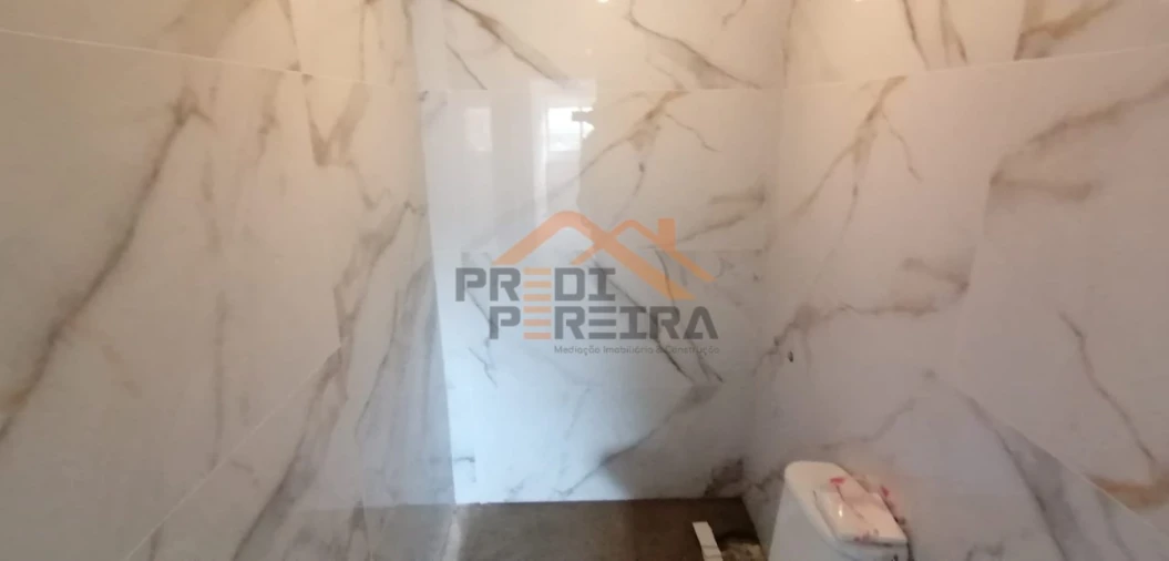 Apartamento T3 para Venda em Santo António dos Cavaleiros e Frielas Foto 17