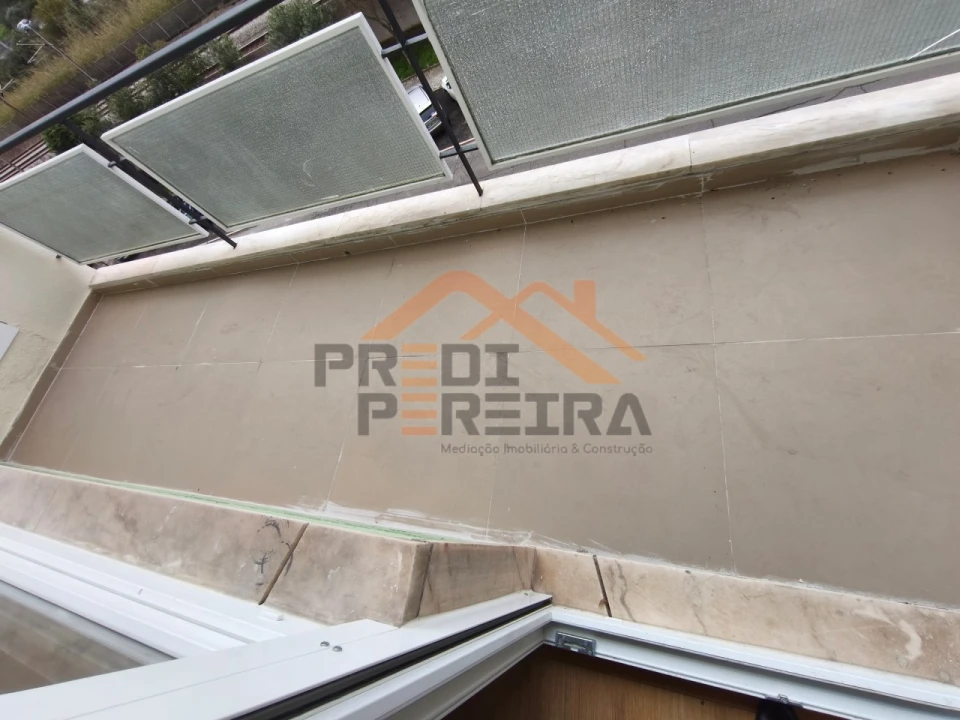 Apartamento T3 para Venda em Benfica Foto 5