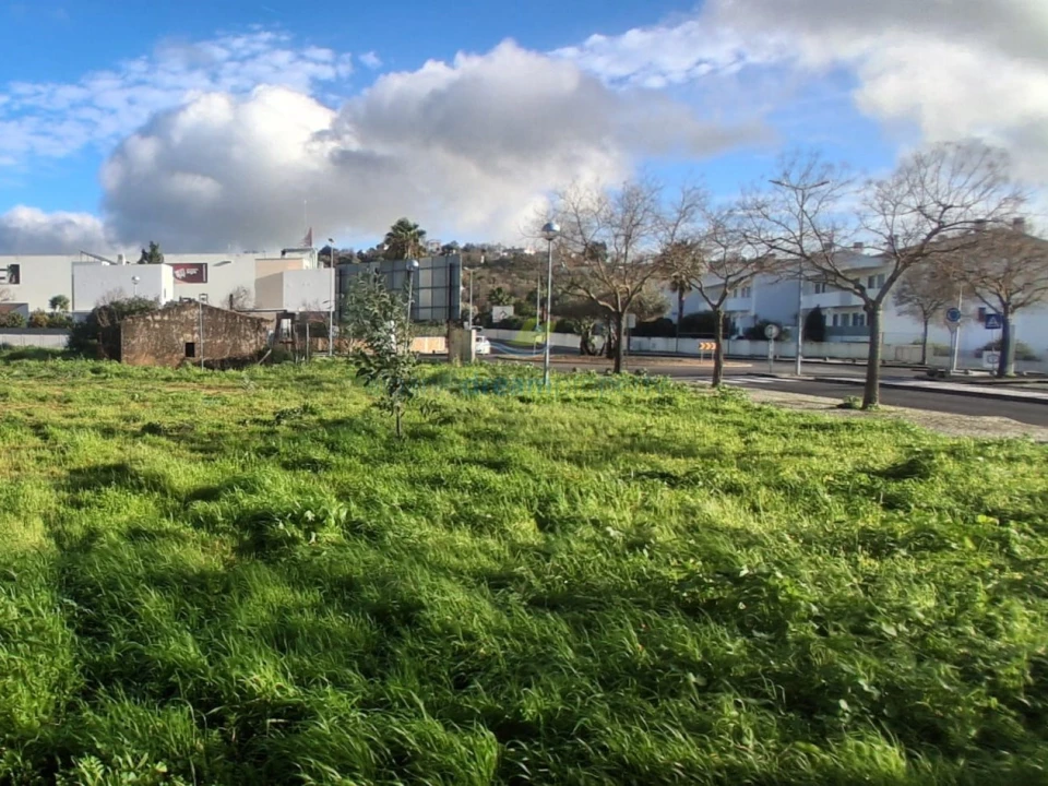 Terreno Comércio / Armazém para Venda em Loule (São Clemente) Foto 9
