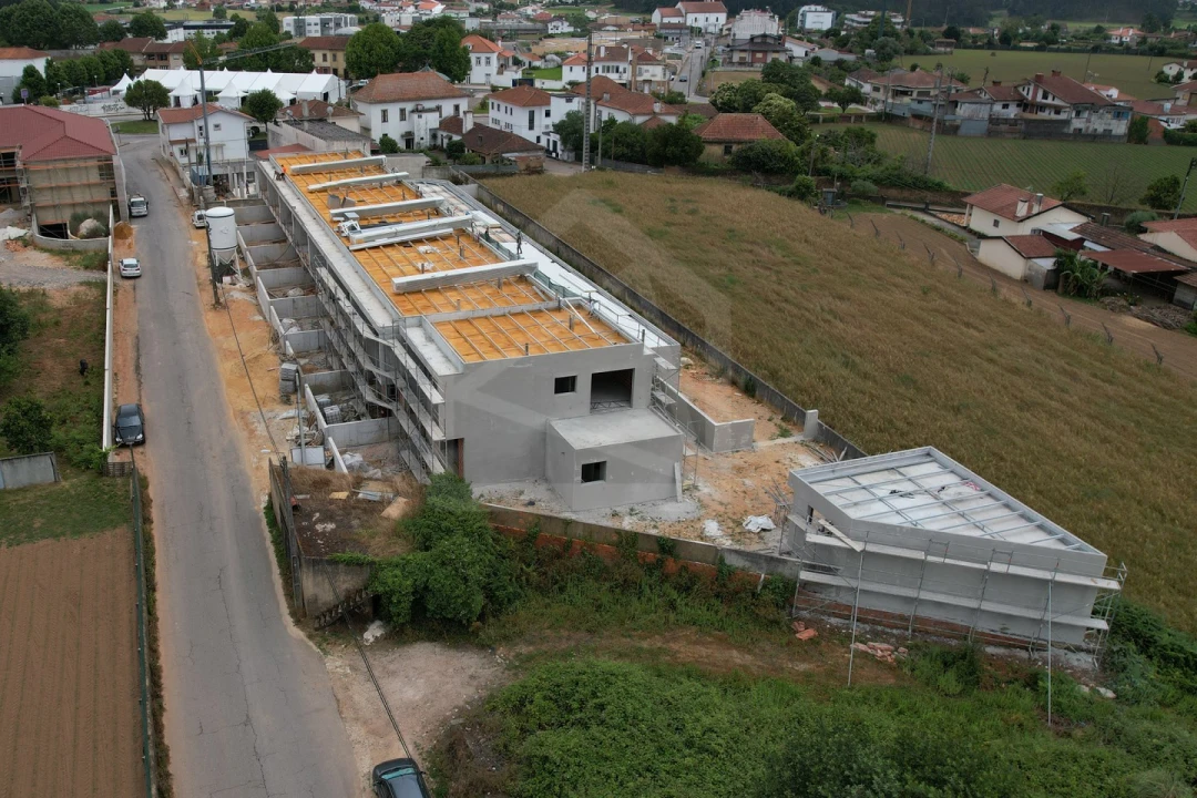 Moradia T3 para Venda em Loureiro Foto 11