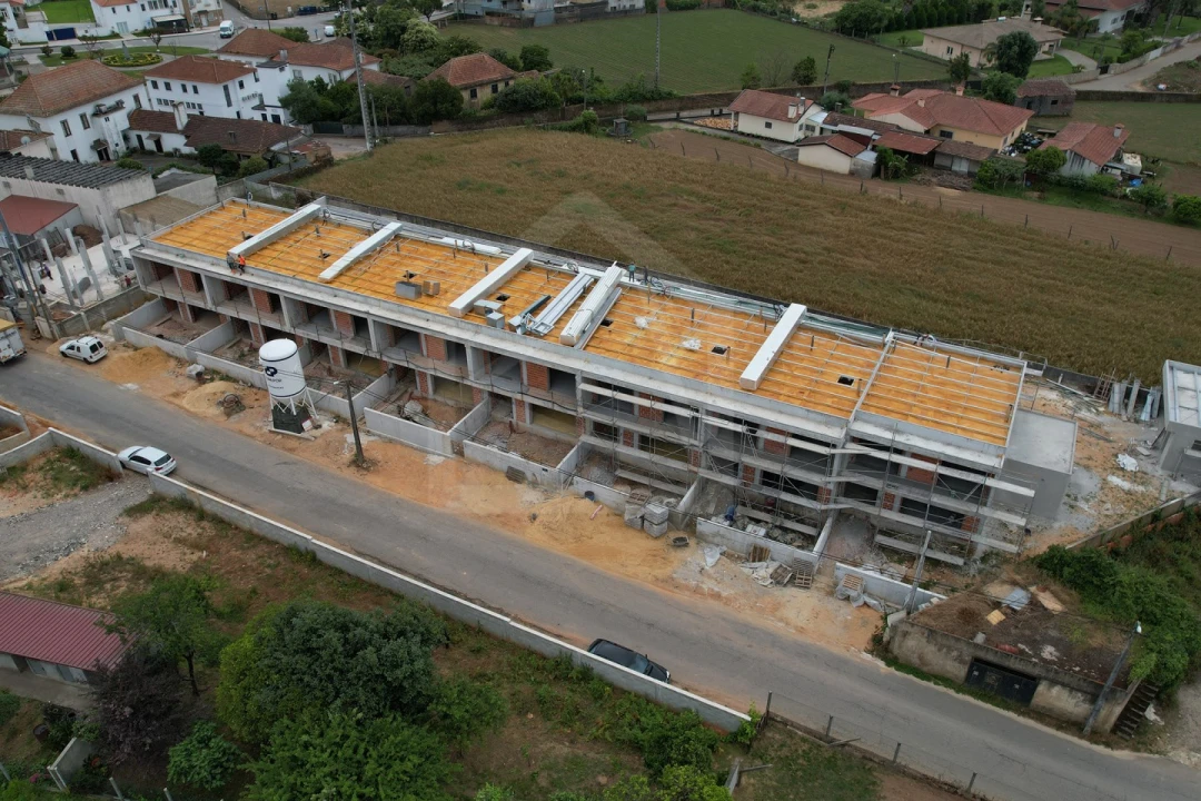 Moradia T3 para Venda em Loureiro Foto 12