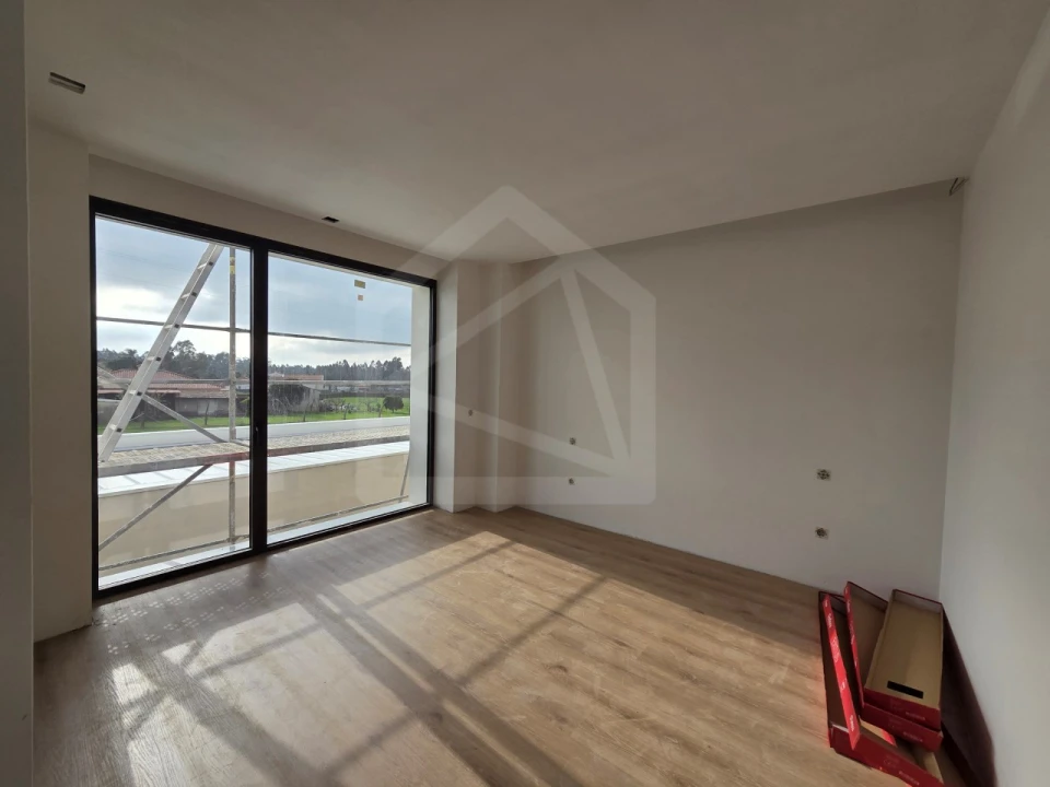 Moradia T3 para Venda em Loureiro Foto 3